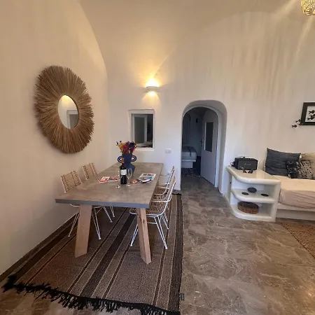 Dionysos By Kefia Pýrgos