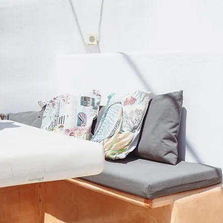 Dionysos By Kefia Willa Pýrgos